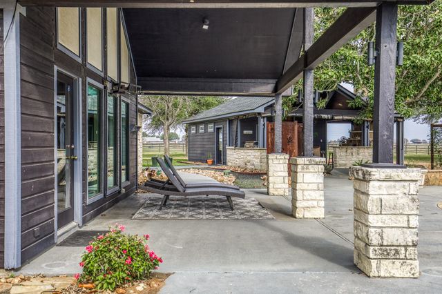 16450 Mathis Road, Waller, TX 77484