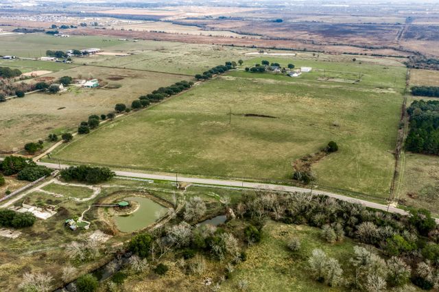 16450 Mathis Road, Waller, TX 77484