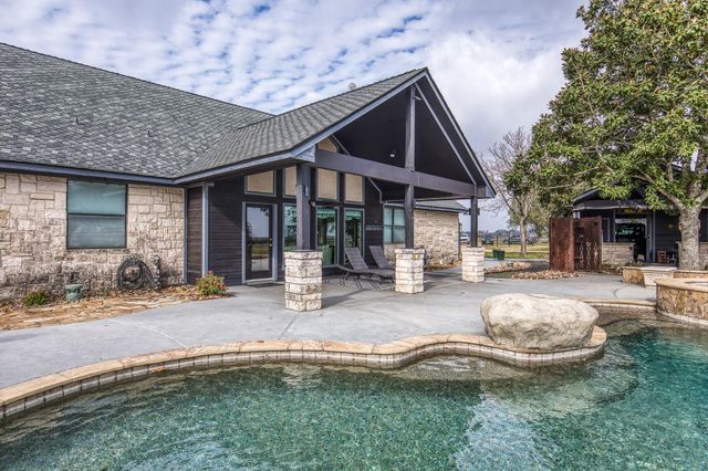 16450 Mathis Road, Waller, TX 77484