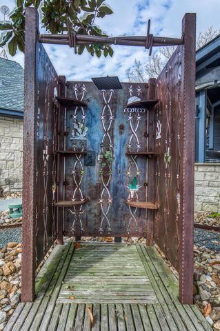 16450 Mathis Road, Waller, TX 77484