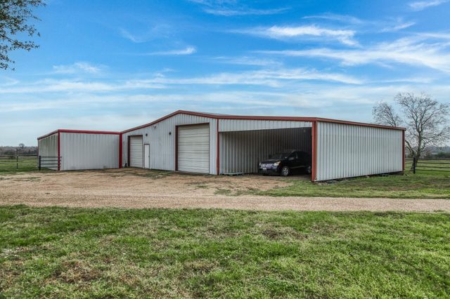 16450 Mathis Road, Waller, TX 77484