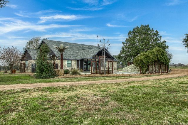 16450 Mathis Road, Waller, TX 77484