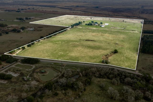16450 Mathis Road, Waller, TX 77484