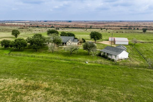 16450 Mathis Road, Waller, TX 77484