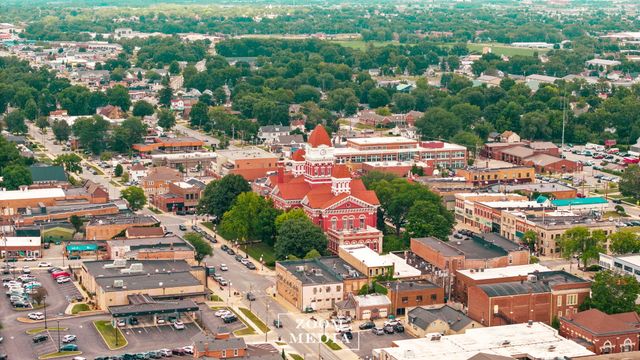 310 S Court Street, Crown Point, IN 46307