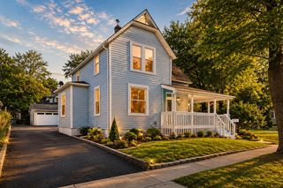 310 S Court Street, Crown Point, IN 46307