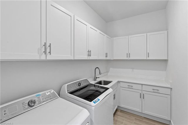 609 NW 39th AVE, Cape Coral, FL 33993