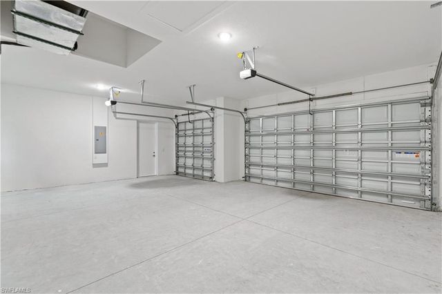 609 NW 39th AVE, Cape Coral, FL 33993