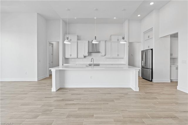 609 NW 39th AVE, Cape Coral, FL 33993