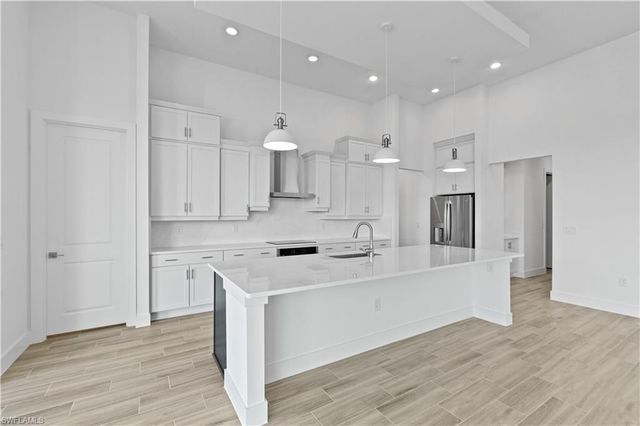 609 NW 39th AVE, Cape Coral, FL 33993