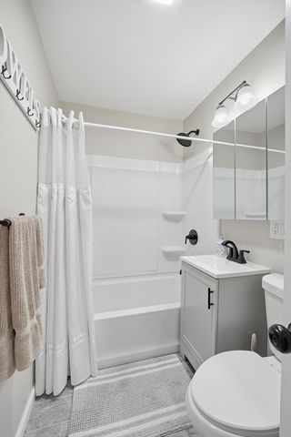 14 Dorothy Ave, Chicopee, MA 01020