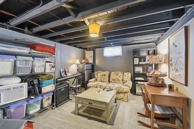 14 Dorothy Ave, Chicopee, MA 01020