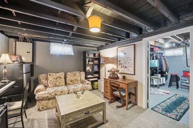 14 Dorothy Ave, Chicopee, MA 01020