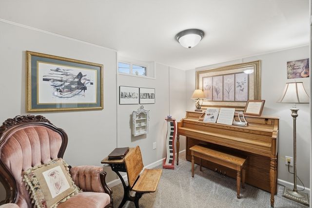 14 Dorothy Ave, Chicopee, MA 01020