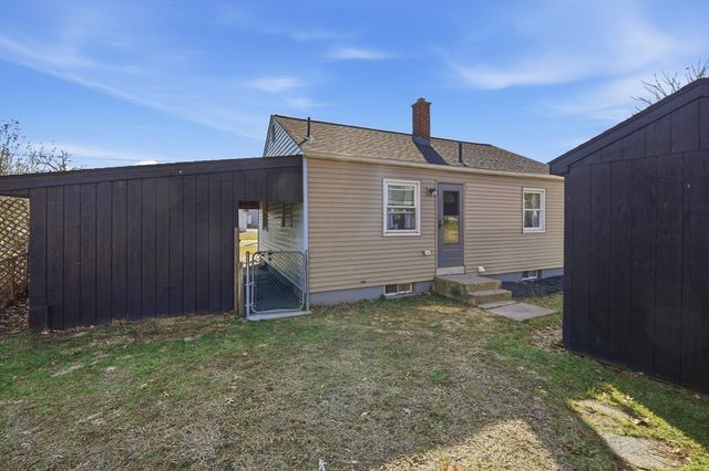 14 Dorothy Ave, Chicopee, MA 01020