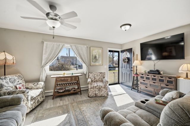 14 Dorothy Ave, Chicopee, MA 01020