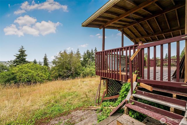 675 Vesper Way, Camano Island, WA 98282