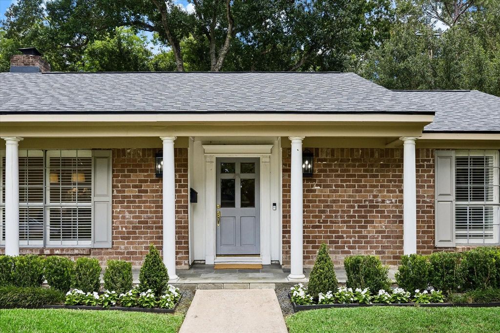 1907 Briarpark Drive, Houston, TX 77042
