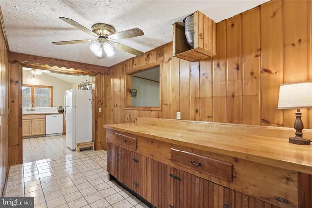 1604 DOUBLE CHURCH RD, Stephens City, VA 22655