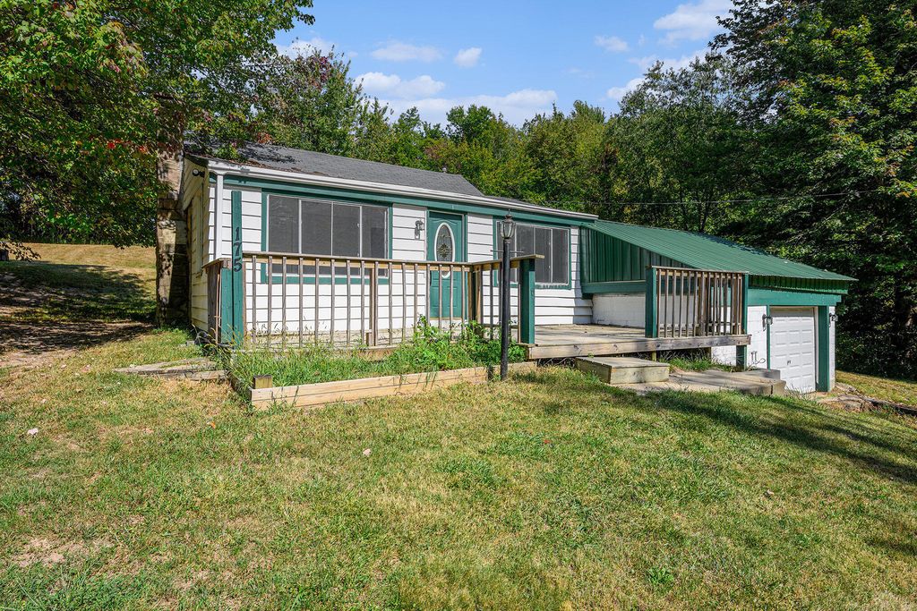 175 Peterson Dr Drive, Gobles, MI 49055
