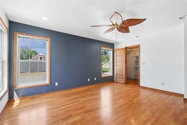 2462 10th Avenue, Marion, IA 52302