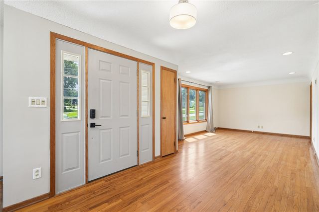 2462 10th Avenue, Marion, IA 52302