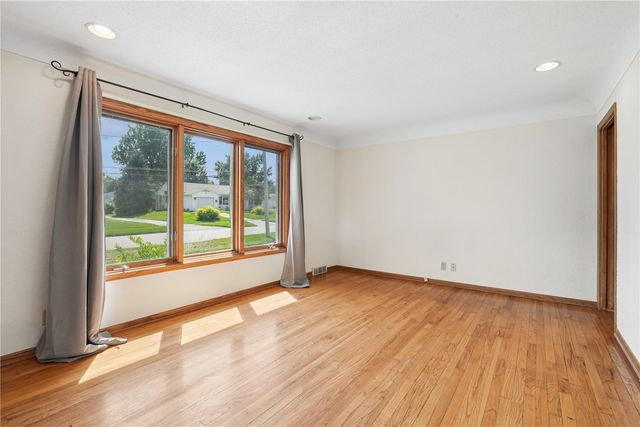 2462 10th Avenue, Marion, IA 52302