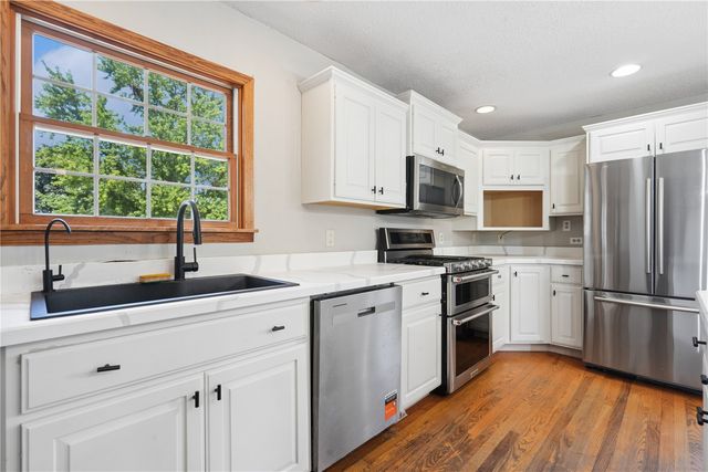 2462 10th Avenue, Marion, IA 52302