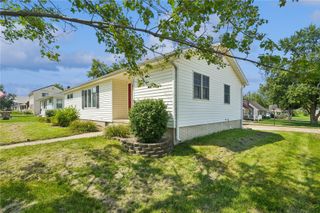 2462 10th Avenue, Marion, IA 52302