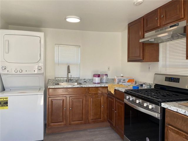1105 E 3rd ST B, Austin, TX 78702