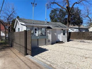 1105 E 3rd ST B, Austin, TX 78702