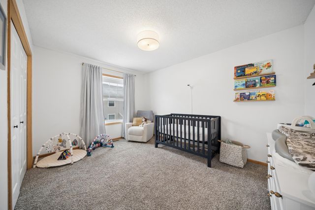 1987 Clover Ridge Drive, Chaska, MN 55318