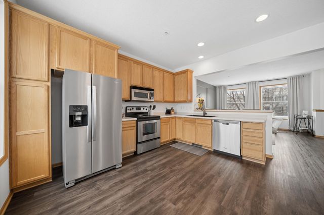 1987 Clover Ridge Drive, Chaska, MN 55318