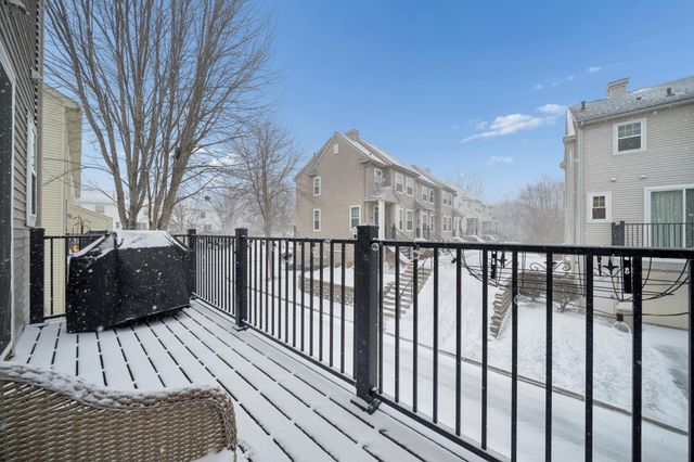 1987 Clover Ridge Drive, Chaska, MN 55318