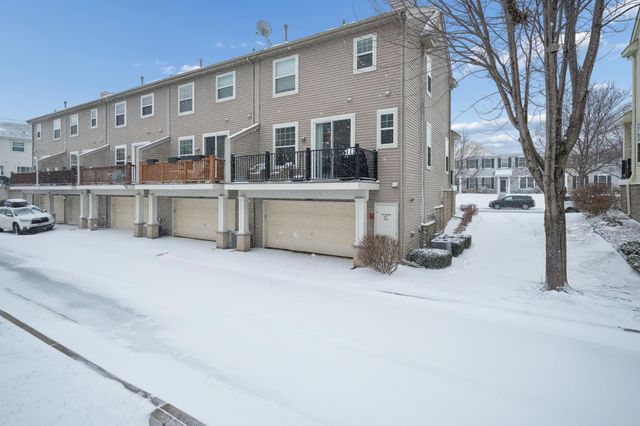 1987 Clover Ridge Drive, Chaska, MN 55318