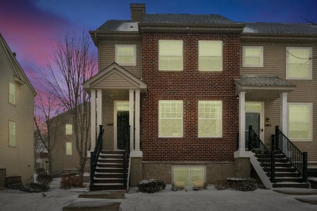 1987 Clover Ridge Drive, Chaska, MN 55318