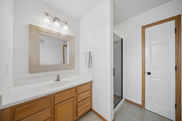 1987 Clover Ridge Drive, Chaska, MN 55318