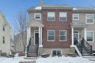 1987 Clover Ridge Drive, Chaska, MN 55318