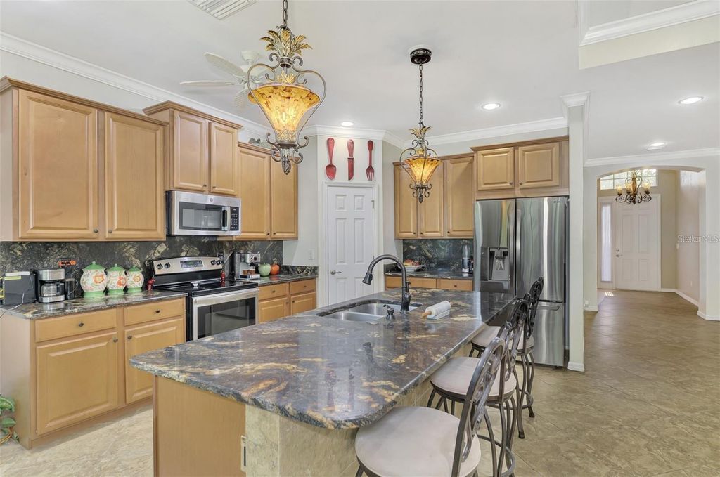 Image 8 of property listing at 5229 CANYONLAND WAY, Venice, FL 34293
