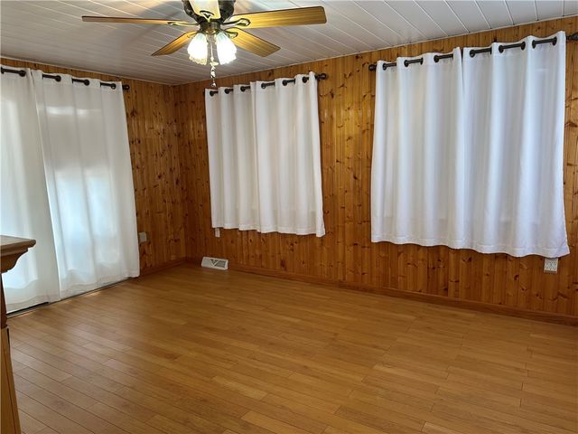 1021 St Clair St, Derry Twp, PA 15650