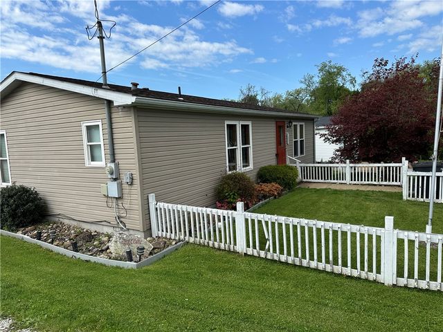 1021 St Clair St, Derry Twp, PA 15650