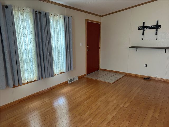 1021 St Clair St, Derry Twp, PA 15650
