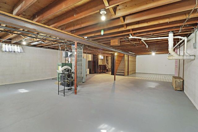 6300 104th AVENUE, Kenosha, WI 53142