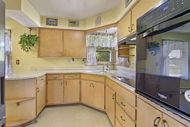 6300 104th AVENUE, Kenosha, WI 53142