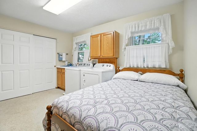 8253 Lake Ridge Drive, West Chester, OH 45069