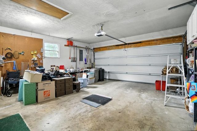 8253 Lake Ridge Drive, West Chester, OH 45069