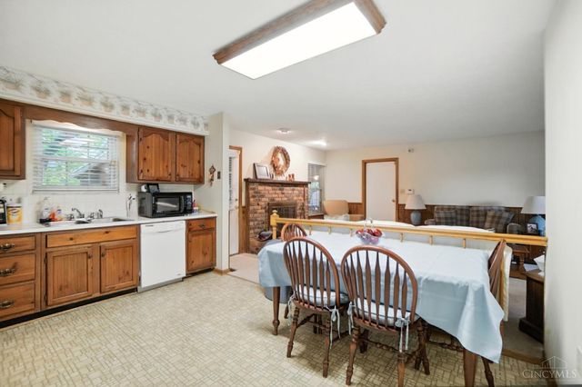 8253 Lake Ridge Drive, West Chester, OH 45069