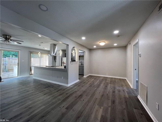 5025 Eaton Ct CT, Virginia Beach, VA 23462