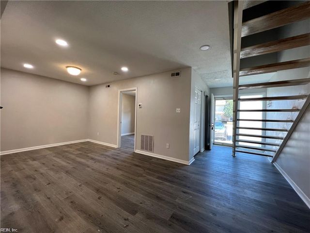 5025 Eaton Ct CT, Virginia Beach, VA 23462