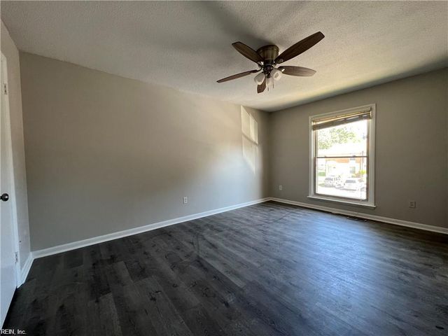 5025 Eaton Ct CT, Virginia Beach, VA 23462